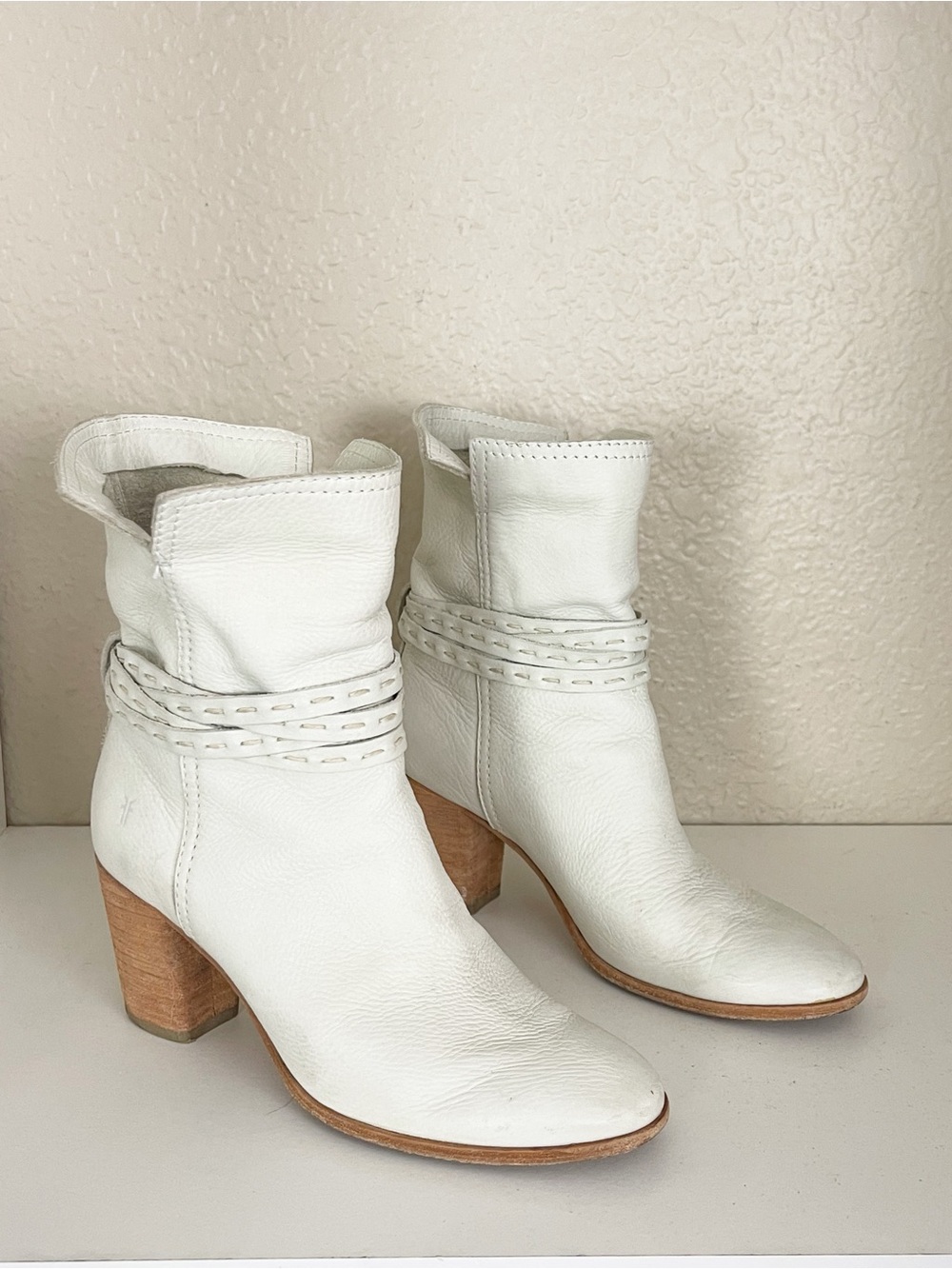 Frye Naomi Pickstitch white leather ankle boots 6 - Picture 3 of 14